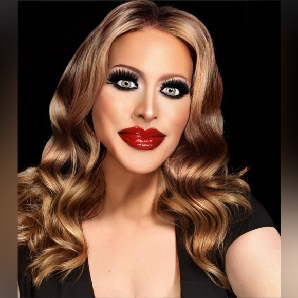 Meet your Posher, Posh - Picture 2 of 10